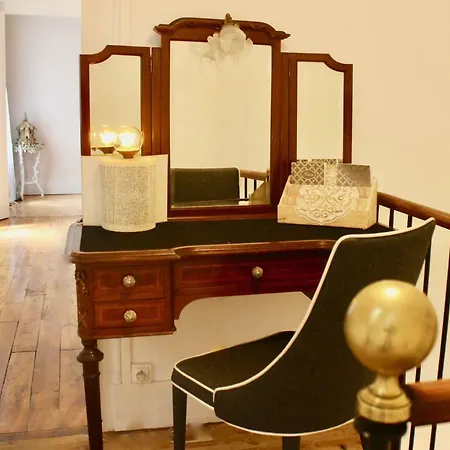 דירה Fabuleux! La Maison Au Bois Dormant באראו